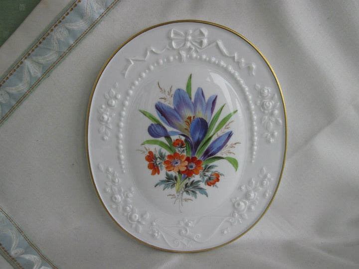 Schöne große Meissen Bildplatte mit vielen Blumen und Gold