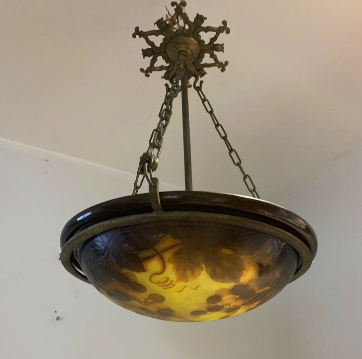 Early 20TH CENTURY d’argental French Cameo Art Glass Suspension Luminaire- afficher le titre d'origine