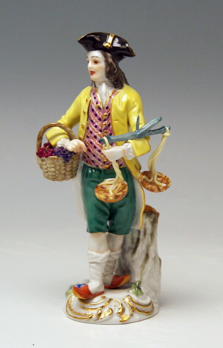 MEISSEN FIGUR マイセン PARISER AUSRUFER MANN MIT WAAGE TRAUBENKORB MAN WITH SCALE