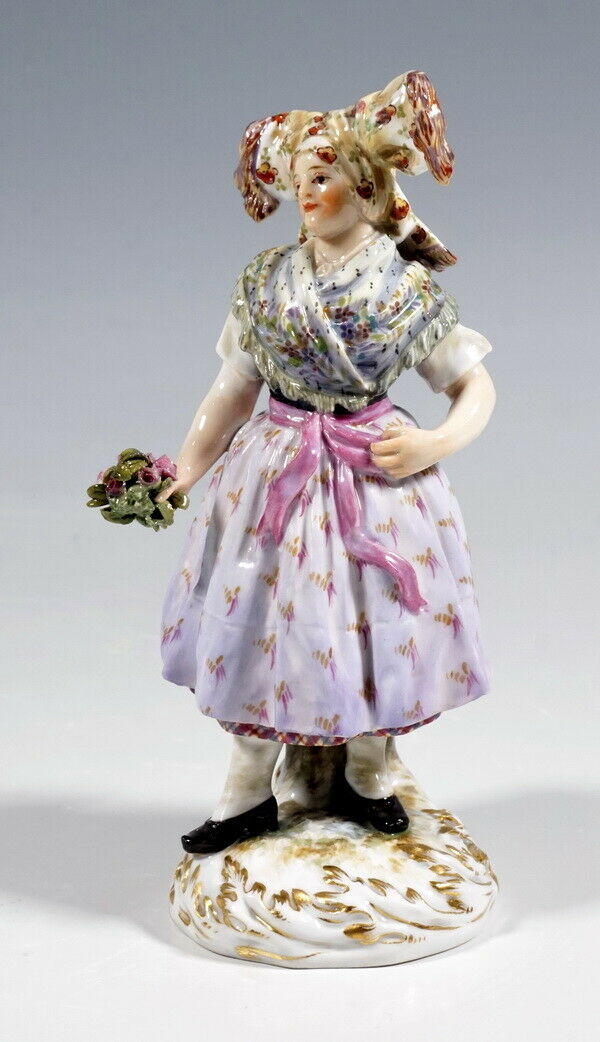 マイセン人形(MEISSEN)「ルサティアン地方の伝統衣装の女性」