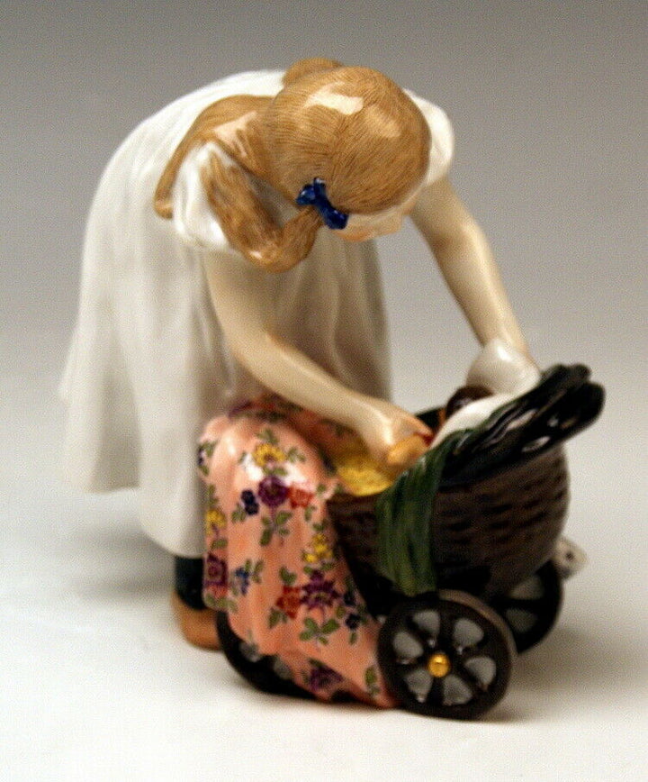邁森 MEISSEN マイセン FIGUR HENTSCHELKIND MÄDCHEN PUPPENWAGEN GIRL MNR: W124 UM 1905