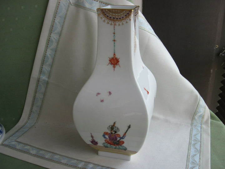 Schöne große Meissen Vase in Dekor 1001 Nacht