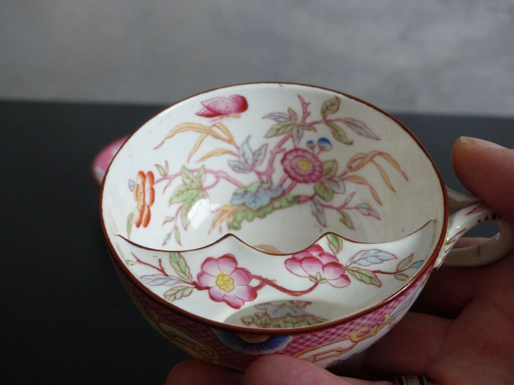 jolie tasse à moustache de Sarreguemines décor Minton 216