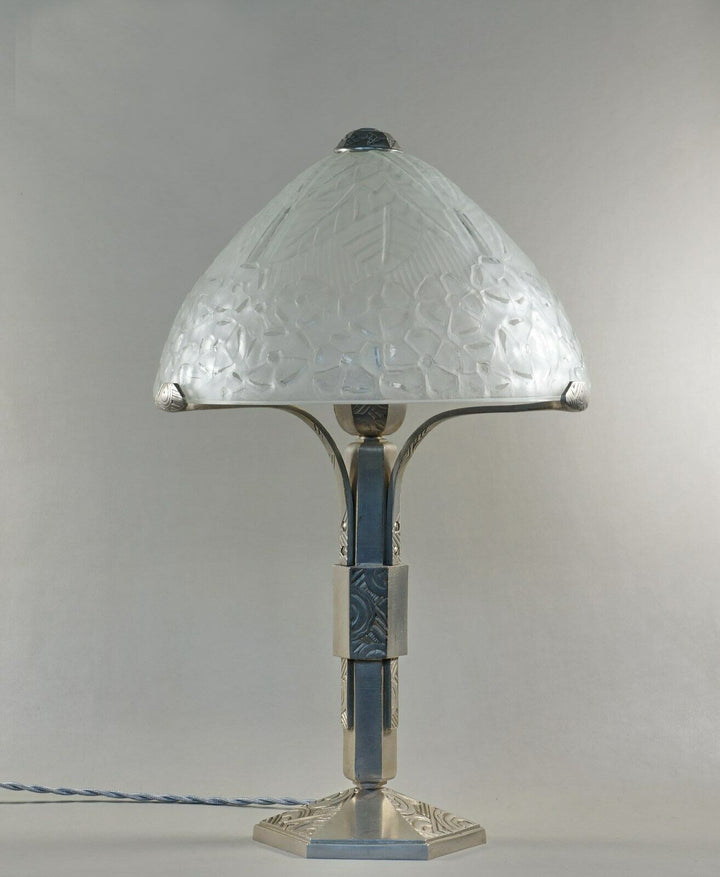 LARGE FRENCH ART DECO LAMP BY NICOLAS GILLEN . muller degué daum era 1930 France