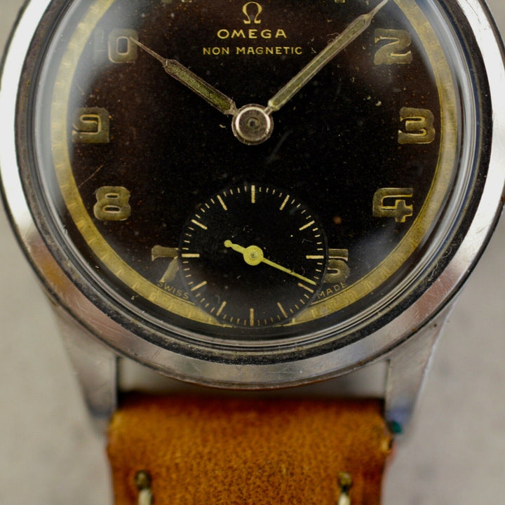 C.1939　ヴィンテージオメガ　機械式(手巻き）　ミリタリーカラトラバ　腕時計　CAL.Ω26SOB T3　型番2165　スチール製