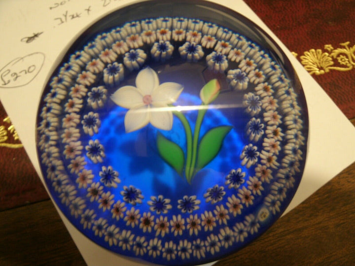 BACCARAT Paperweight FLEUR BLANCHE ET PERLES 1981. LTD.ED