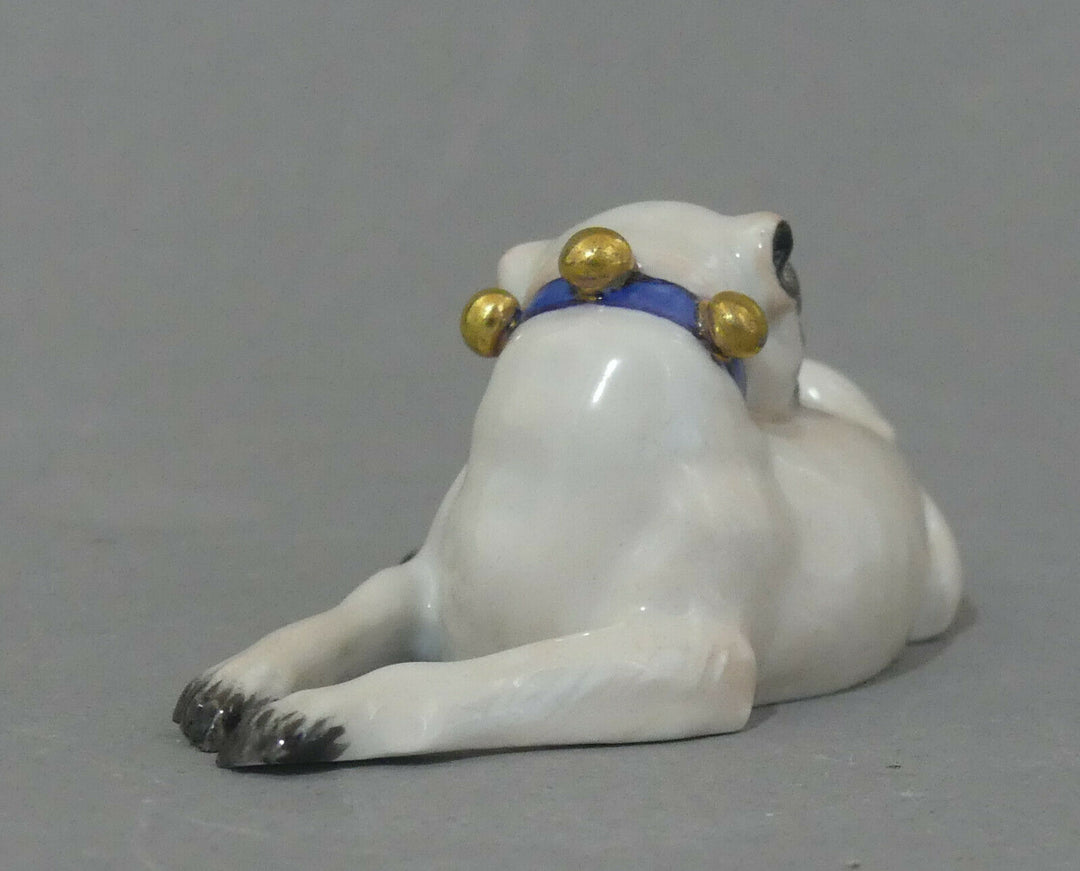 ⚔ Meissen Figur 78627 Mops mit Schellen liegend Kopf nach rechts 1.Wahl L.8,3cm