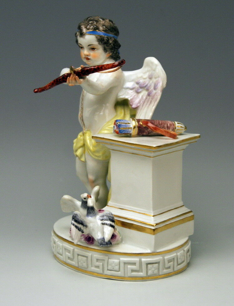 MEISSEN マイセン FIGUR AMORETTE MIT LIEBESPFEIL LOVELY CHERUB OF LOVE MNR: G 30
