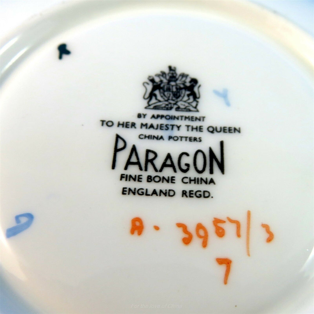 パラゴン　パープルピンク＆ゴールドに輝くフローラルブーケ　カップ＆ソーサー