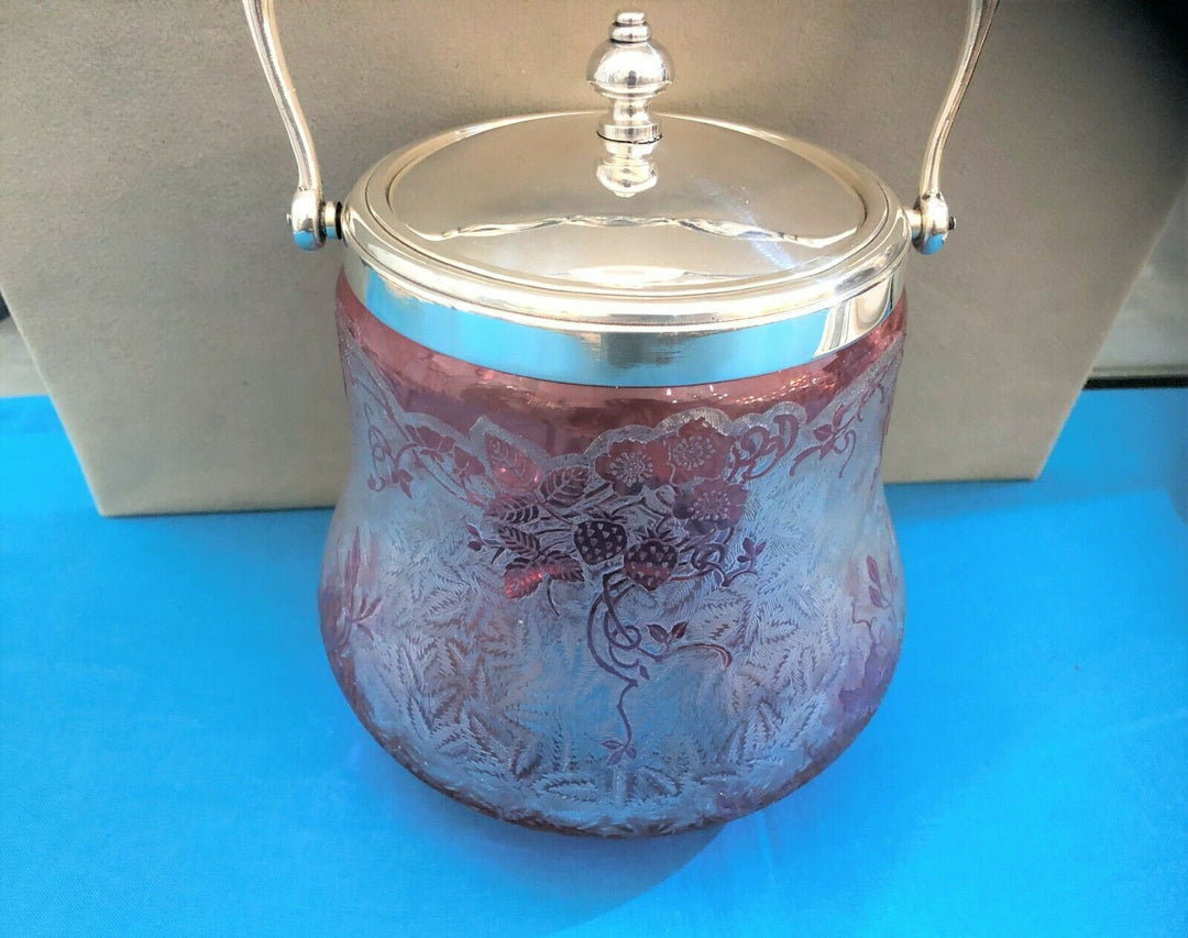 Seau à biscuit Cristal BACCARAT décor de fraises dégagé à l'acide Métal argenté