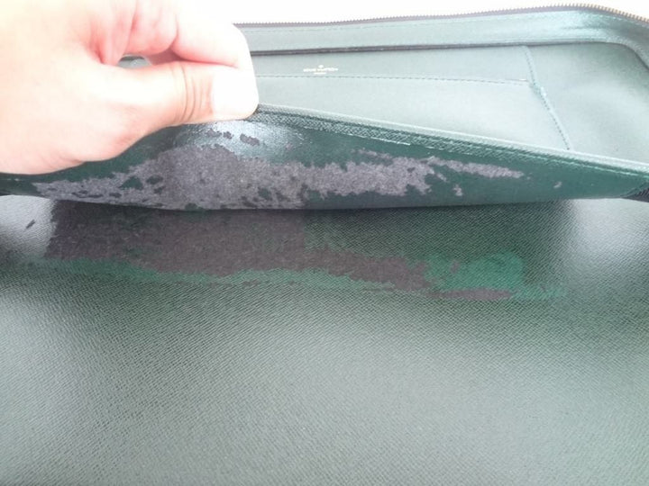 AUTH PRE-OWNED LOUIS VUITTON TAIGA PORTE-DOCUMENT
