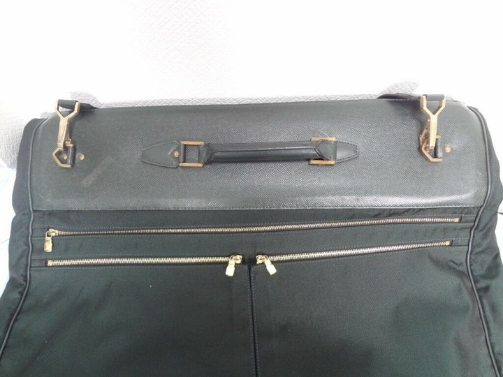 AUTH LOUIS VUITTON Taiga Green LEATHER GARMENT LUGGAGE BAG LV62