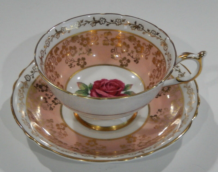 パラゴン　ピンクローズと金彩のロココ文様のカップ＆ソーサー