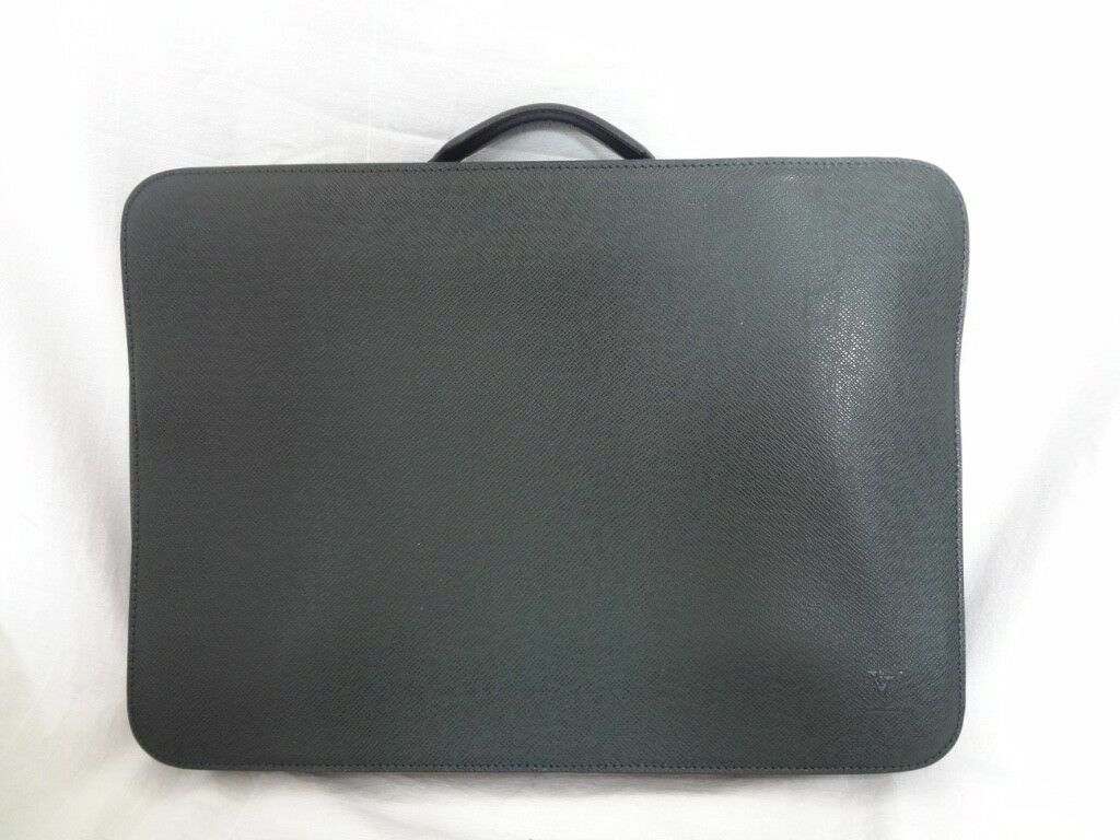AUTH PRE-OWNED LOUIS VUITTON TAIGA PORTE-DOCUMENT