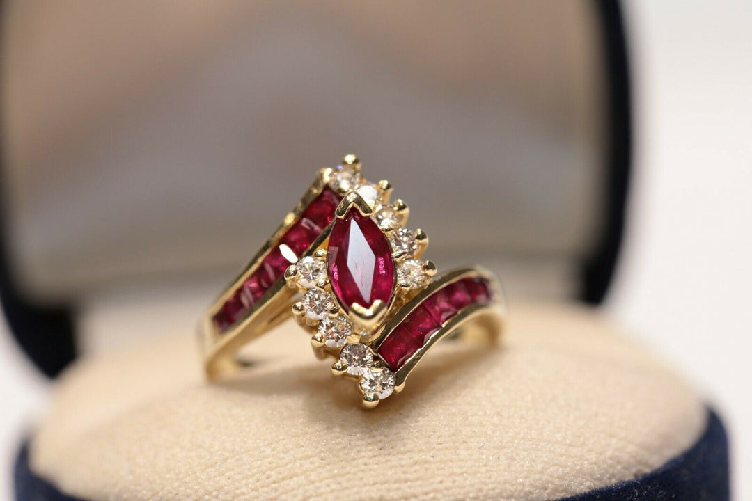 ヴィンテージ 14K ナチュラルダイヤモンドとカリバールビーのナヴェットリング