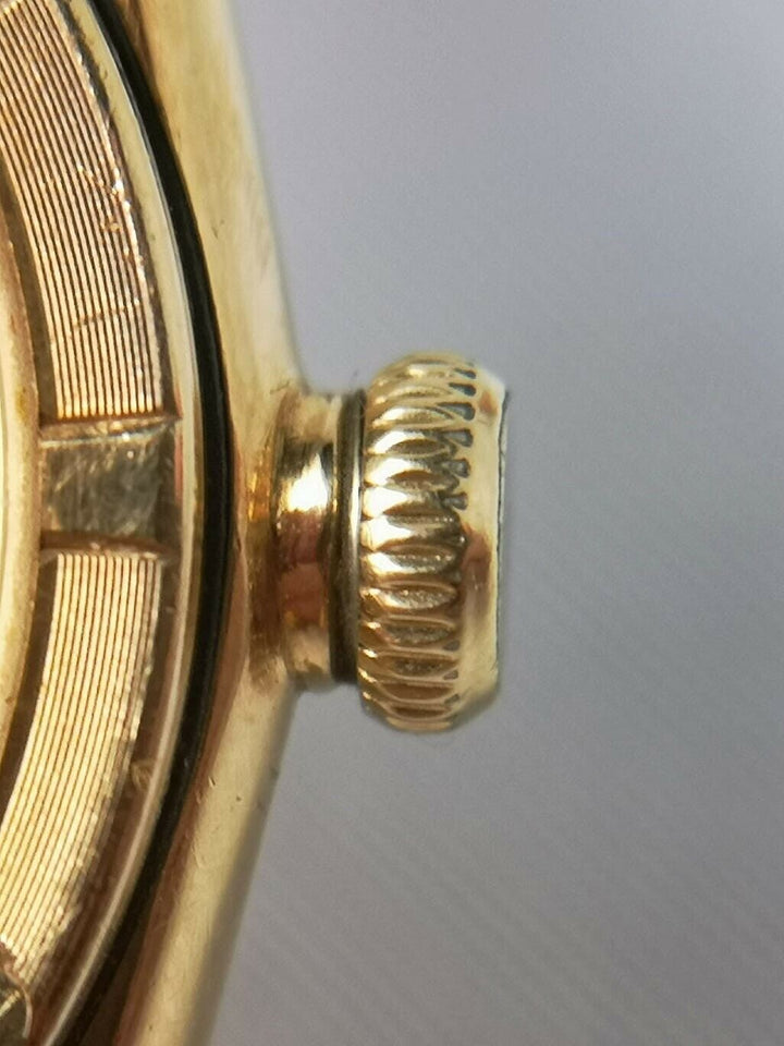 Rolex Bubbleback red.3372 Original Empire Dial Gold 18 KT year 1945 Mint Condit