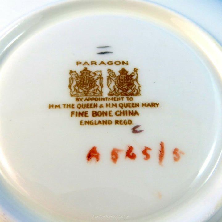 パラゴン　可憐な花柄＆ピーチゴールドの縁のカップ&ソーサー