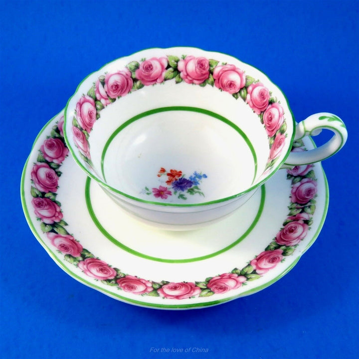 パラゴン　可愛いピンクローズの縁のロイヤルカップ&ソーサー