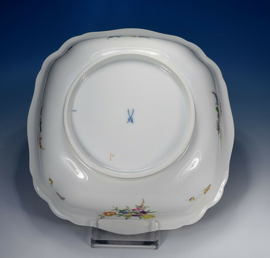 Meissen " Flower Bouquet & Insects " Bowl 8 7/8x8 7/8in 1.Wahl