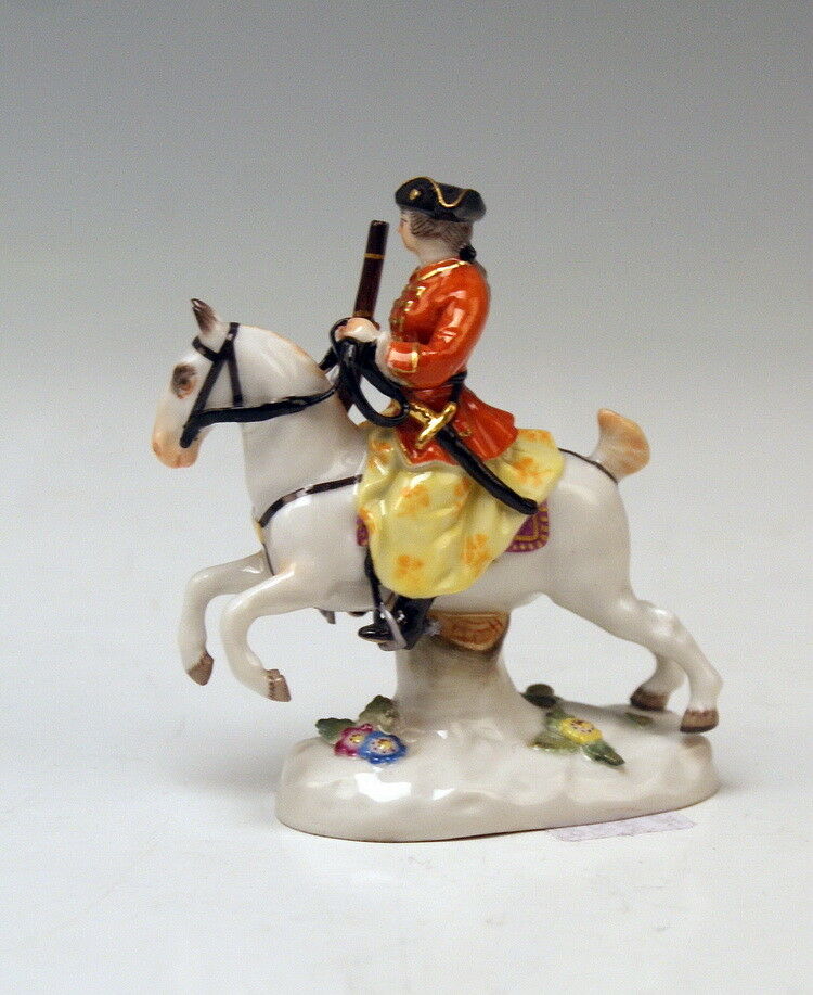 MEISSEN マイセン FIGUR SERIE REITER JÄGER SOLDATEN JÄGERIN ZU PFERDE MNR: A 50 TOP