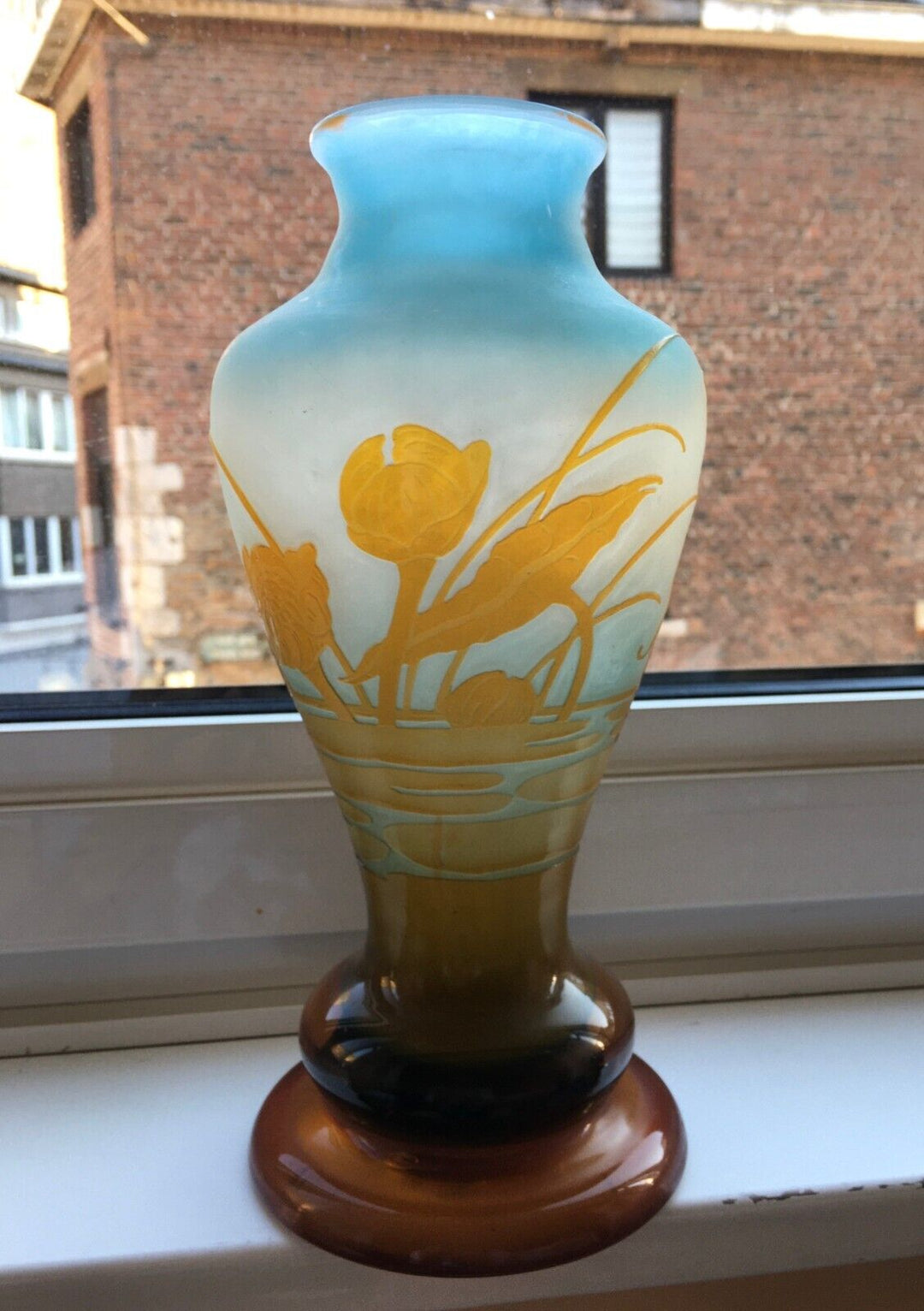 エミールガレ 睡蓮の花と湖水風景の花瓶