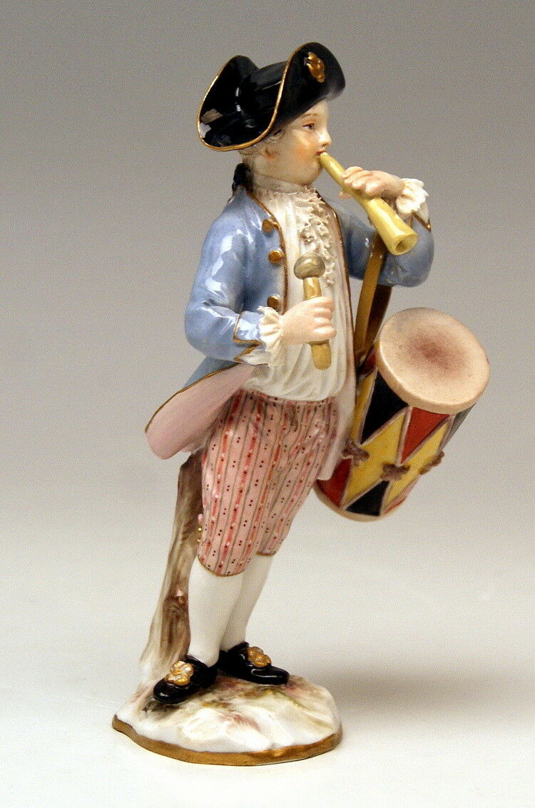 MEISSEN FIGUR GÄRTNER KIND KNABE FLÖTE TROMMEL GARDENER BOY FLUTE DRUM UM 1850