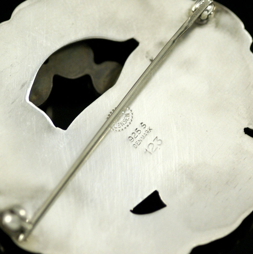 ジョージジェンセン　スターリングシルバー　ムーンストーン　鳩のブローチ #123