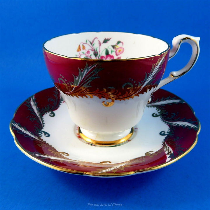 パラゴン　レッドカラーとお花がアクセントのカップ&ソーサー