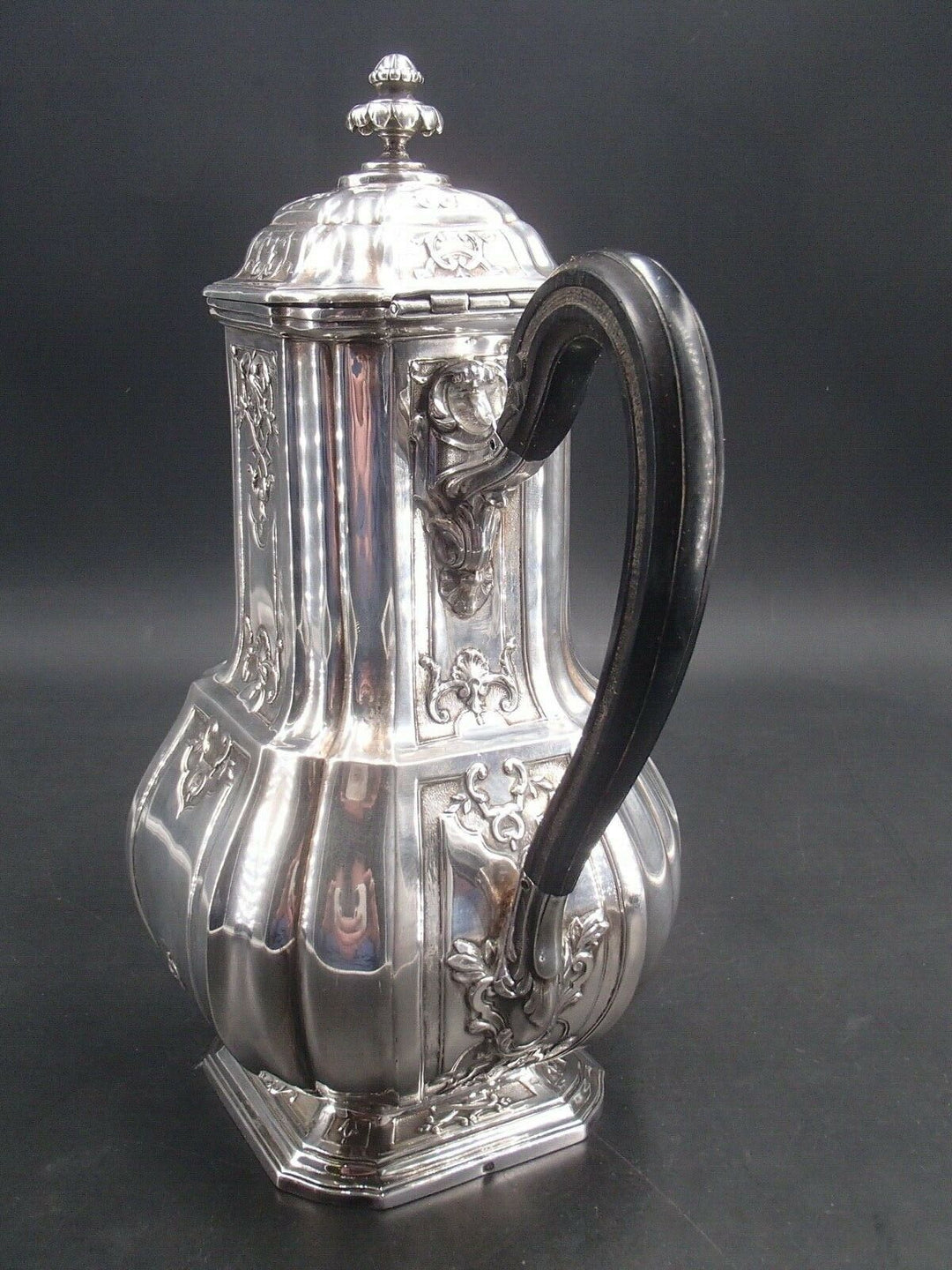 PUIFORCAT RARE CAFETIERE EN ARGENT MASSIF POINCON MINERVE 1 ER TITRE MASCARON