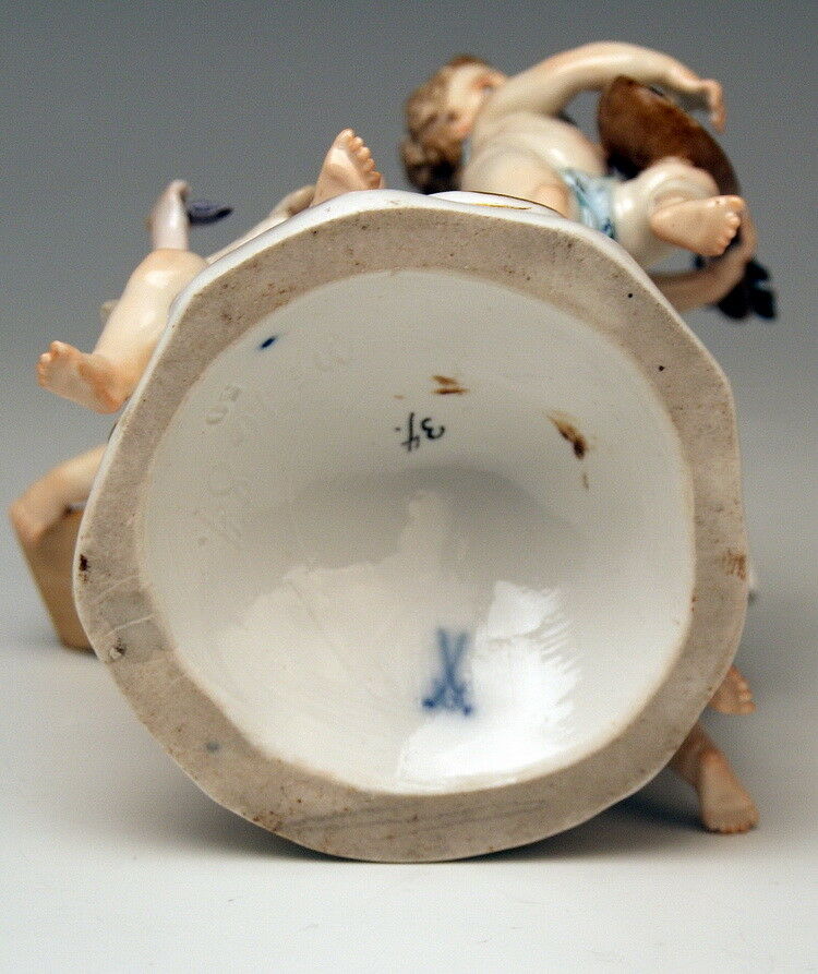 MEISSEN FIGUR AMORETTEN ALLEGORIE DER KÜNSTE CHERUB KAENDLER MNR: 1584 UM 1870