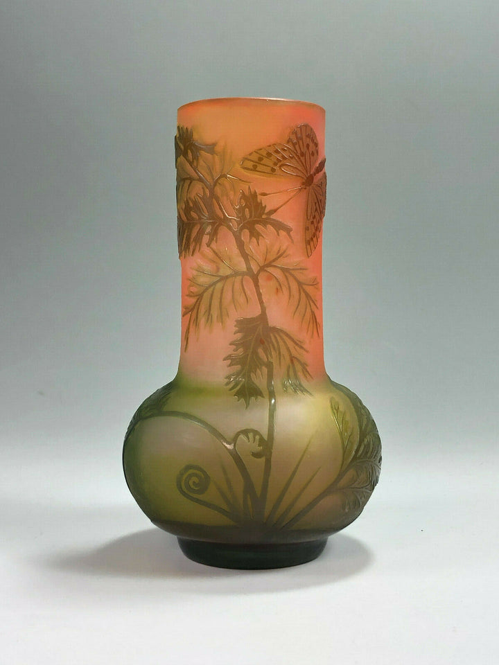 SUPERBE Émile Gallé quatre couleur paysage vase avec fougères et un papillon- afficher le titre d'origine