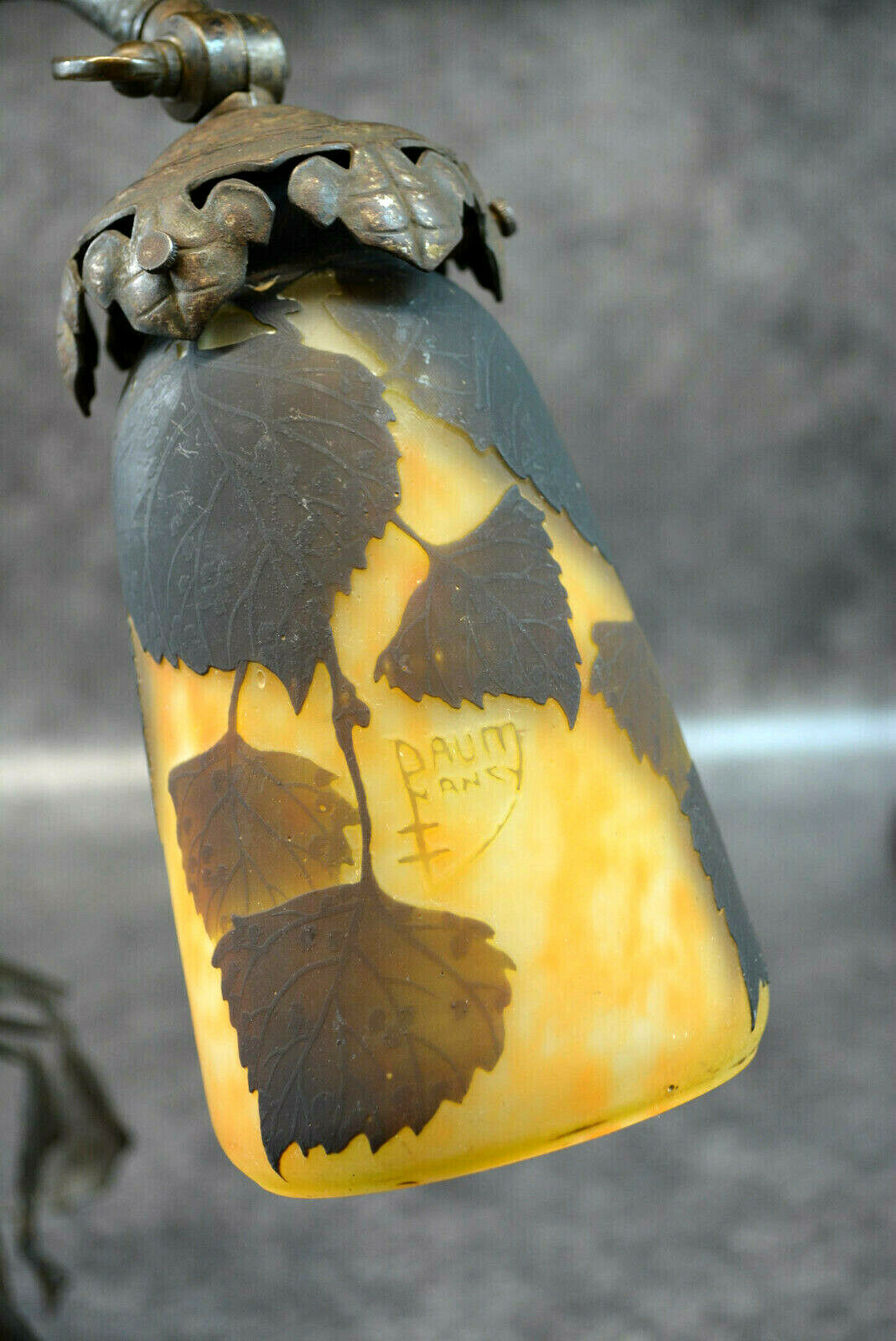 lampe de bureau en pate de verre et fer forgé daum nancy et Paquet art nouveau
