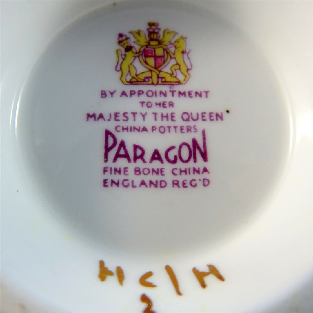 パラゴン　ブルーの型どりと花模様のカップ&ソーサー