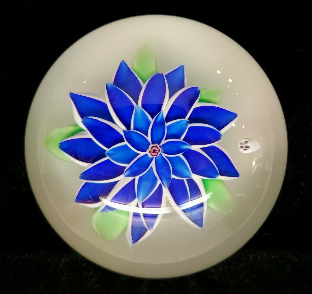 RARE 1973 BACCARAT BLUE DAHLIA ON WHITE BACKGROUND ART GLASS PAPERWEIGHT #279