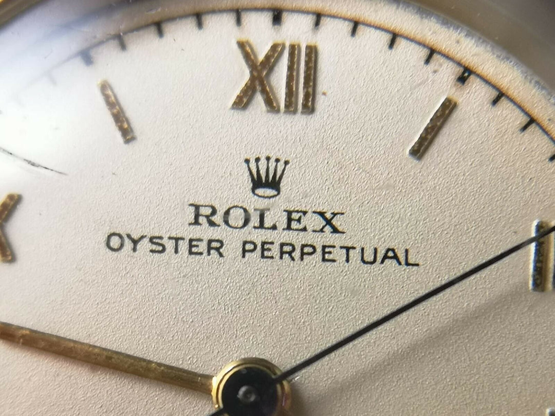 Rolex Bubbleback red.3372 Original Empire Dial Gold 18 KT year 1945 Mint Condit