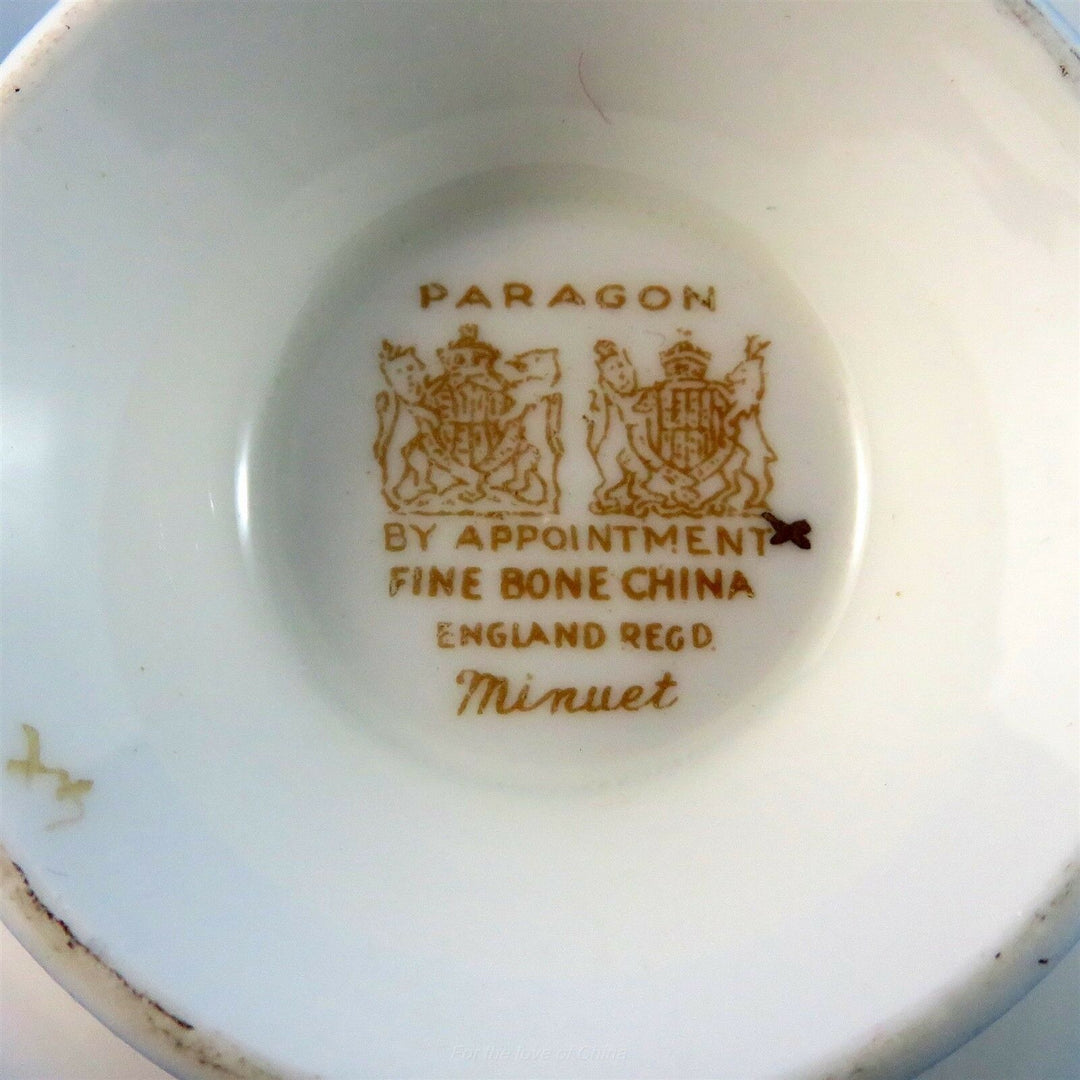 パラゴン　美しい刺繍模様のメヌエットカップ&ソーサー