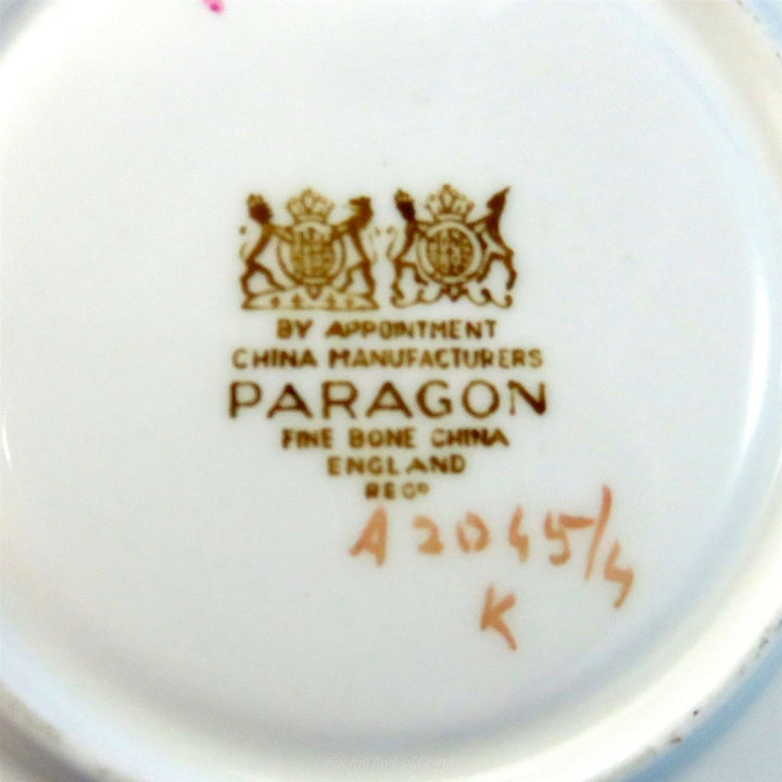 パラゴン　ピンク地に華やかなアネモネ　カップ&ソーサー