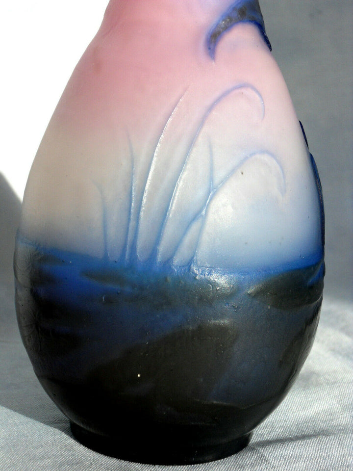 Joli vase Galle aux nenuphars, belles couleurs, parfait , era Daum 1900
