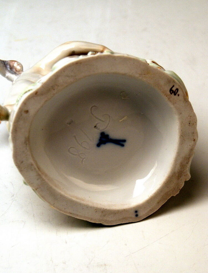 MEISSEN FIGUR PUTTO AMOR HERZEN KOCHEND CHERUB COOKING HEARTS A.RINGLER UM 1895