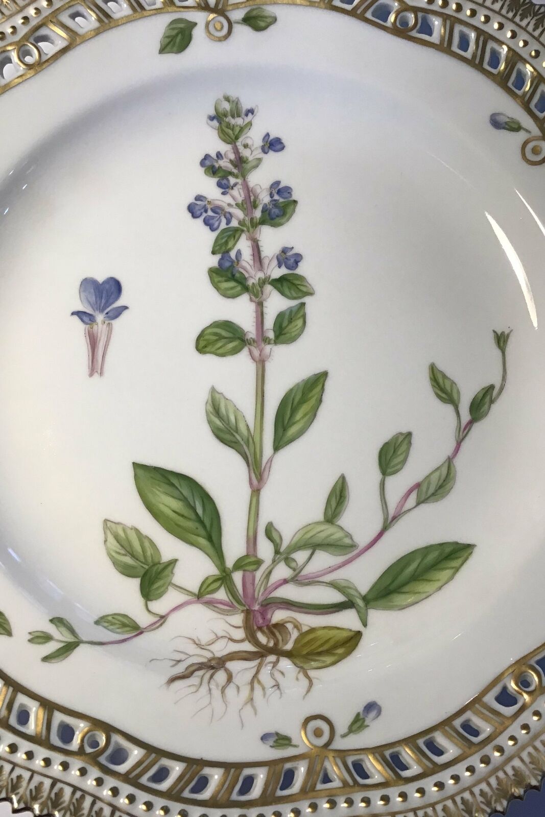 Royal Copenhagen Flora Danica plate with openwork edge No 20/3553