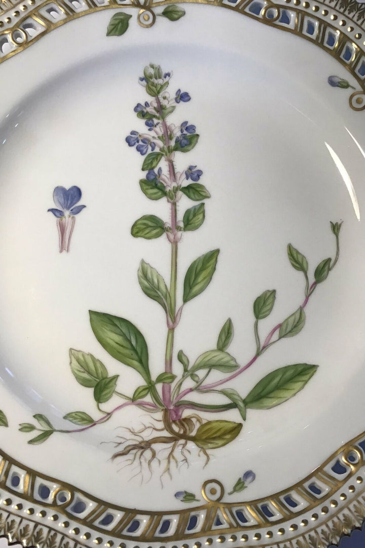 Royal Copenhagen Flora Danica plate with openwork edge No 20/3553
