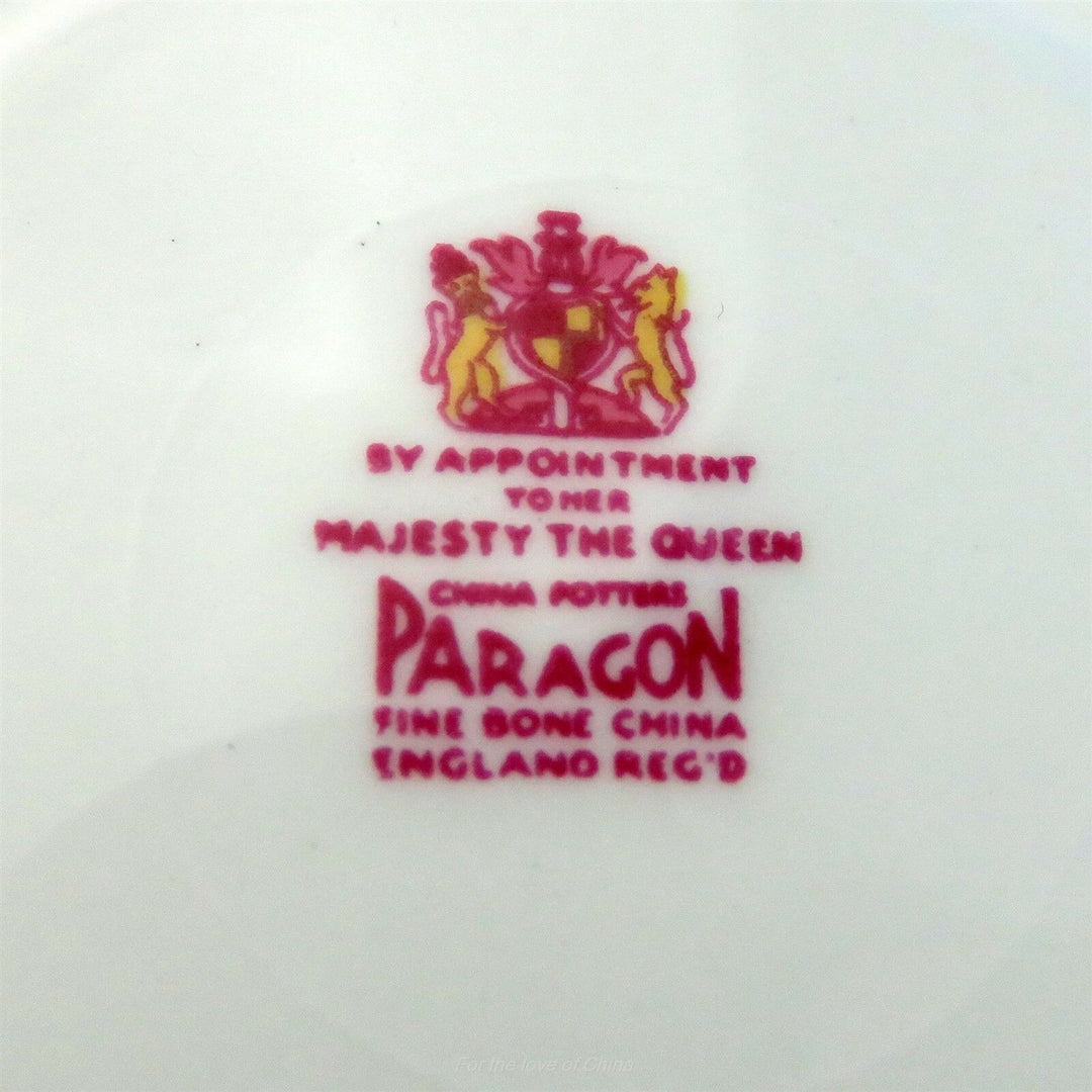 パラゴン　ダークピンクのに華麗なローズブーケのカップ&ソーサー