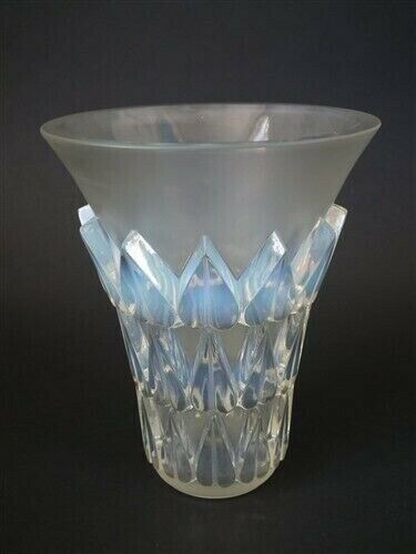 Rene Lalique Opalescent Glass 'Feuilles' Vase