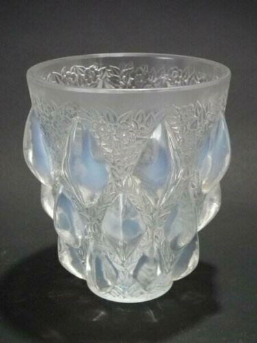 Rene Lalique Opalescent Glass 'Rampillion' Vase