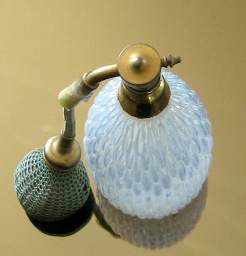 Rene Lalique 1925: "Graines" Atomizer for Unidentified Parfumeur. 4 1/2". RARE.