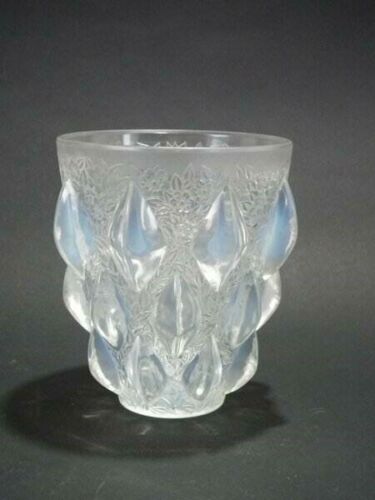 Rene Lalique Opalescent Glass 'Rampillion' Vase