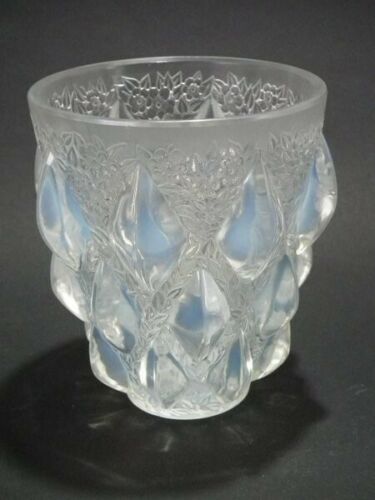 Rene Lalique Opalescent Glass 'Rampillion' Vase
