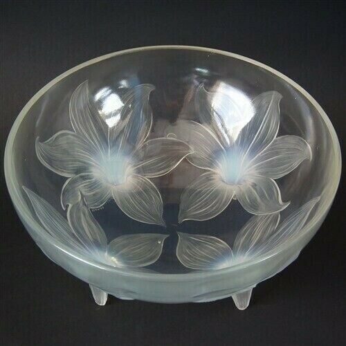 Rene Lalique Opalescent Glass 'Lys' Bowl