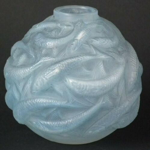 Original Authentic Rene Lalique Opalescent Oleron Glass