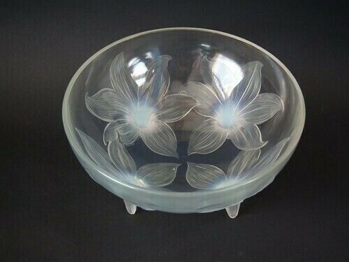 Rene Lalique Opalescent Glass 'Lys' Bowl